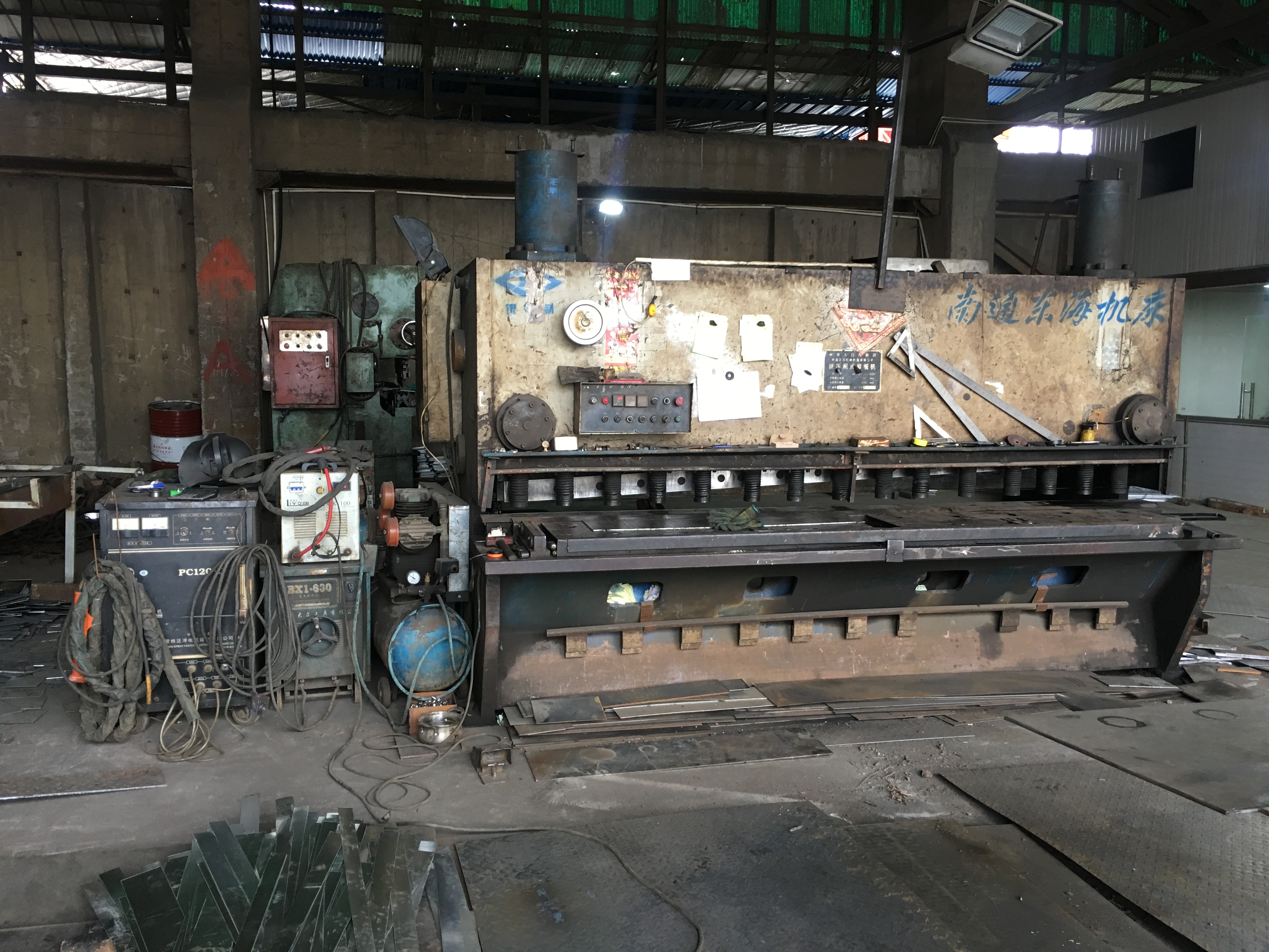 鋼板加工生產中